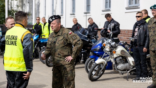 Fot. Robert Stachnik [Radio Szczecin] "Nadal pamiętamy!" Rajd motocyklowy żołnierzy ku pamięci poległych kolegów [WIDEO, ZDJĘCIA]