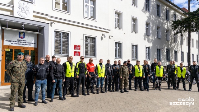 Fot. Robert Stachnik [Radio Szczecin] "Nadal pamiętamy!" Rajd motocyklowy żołnierzy ku pamięci poległych kolegów [WIDEO, ZDJĘCIA]