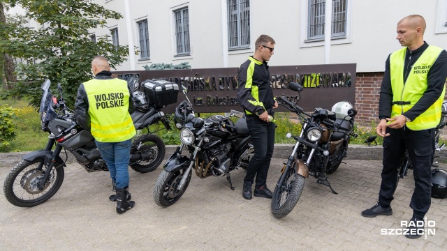 Fot. Robert Stachnik [Radio Szczecin] "Nadal pamiętamy!" Rajd motocyklowy żołnierzy ku pamięci poległych kolegów [WIDEO, ZDJĘCIA]