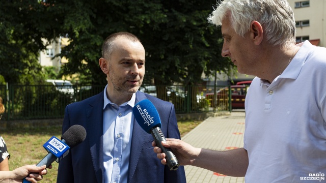 Minister Paweł Mucha głosował w Gryfinie. Fot. Mateusz Papke [Radio Szczecin] Politycy z regionu przy urnach [WIDEO, ZDJĘCIA]