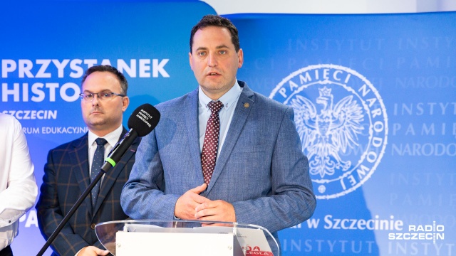 Fot. Robert Stachnik [Radio Szczecin] Nowy pomnik na okrągłą rocznicę Grudnia'70 [ZDJĘCIA]