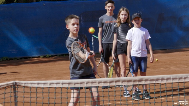 Fot. Maciej Papke [Radio Szczecin] Family Tenis na kortach przy Wojska Polskiego [WIDEO, ZDJĘCIA]