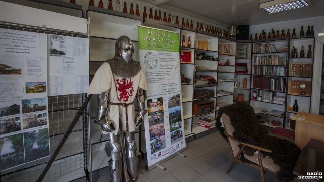 Dawniej był to kiosk Ruchu, a teraz - dzięki inicjatywie Jarosława Płotkowskiego z Fundacji Droga Lotha - to miejsce dla turystów odwiedzających Trzcińsko. Fot. Maciej Papke [Radio Szczecin] CIT w Trzcińsku-Zdroju, jedyne takie w regionie [ZDJĘCIA]