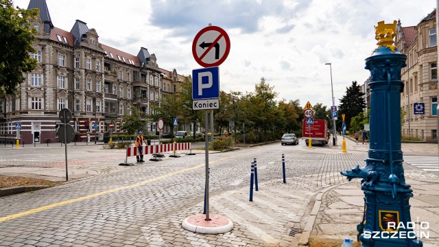 Fot. Robert Stachnik [Radio Szczecin] Uwaga kierowcy - w rejonie al. Jana Pawła II nie jeździmy "na pamięć" [WIDEO, ZDJĘCIA]
