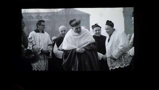 Kadr filmu „Wyzwolenie kontynentu. Jan Paweł II i upadek komunizmu”. Fot. Jan Olczak. Filmowy weekend ze Świętym Janem Pawłem II [ZDJĘCIA]