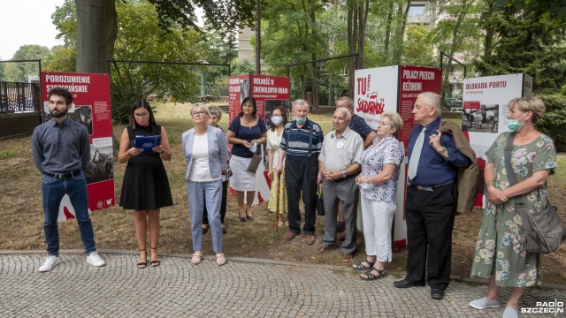 Fot. Maciej Papke [Radio Szczecin] Plenerowa wystawa z okazji 40. rocznicy powstania Solidarności [ZDJĘCIA]