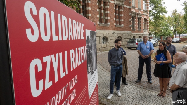 Fot. Maciej Papke [Radio Szczecin] Plenerowa wystawa z okazji 40. rocznicy powstania Solidarności [ZDJĘCIA]