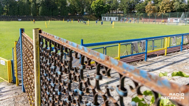 Fot. Robert Stachnik [Radio Szczecin] Ostatni etap budowy nowego stadionu przy ul. Bandurskiego [WIDEO, ZDJĘCIA]