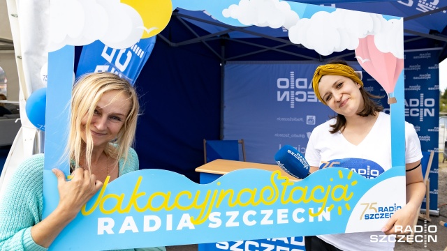 Fot. Robert Stachnik [Radio Szczecin] Plenerowa kuchnia na Łasztowni. Króluje ryba [DUŻO ZDJĘĆ]