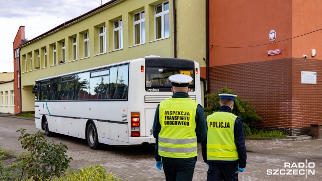 Fot. Robert Stachnik [Radio Szczecin] Kontrole szkolnych autobusów. Ważny nie tylko stan techniczny pojazdu [WIDEO, DUŻO ZDJĘĆ]