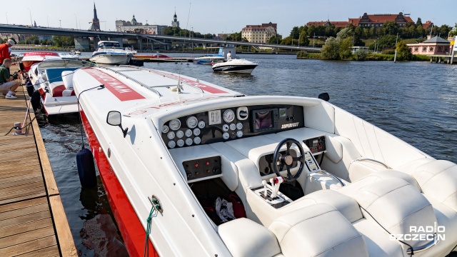 Fot. Robert Stachnik [Radio Szczecin] "To są absolutne bolidy wśród łodzi motorowych" [WIDEO, ZDJĘCIA]