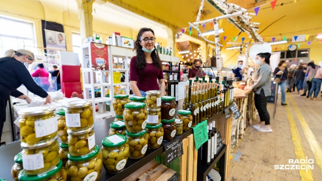 Fot. Robert Stachnik [Radio Szczecin] Bazar Smakoszy znowu pęka w szwach [ZDJĘCIA]
