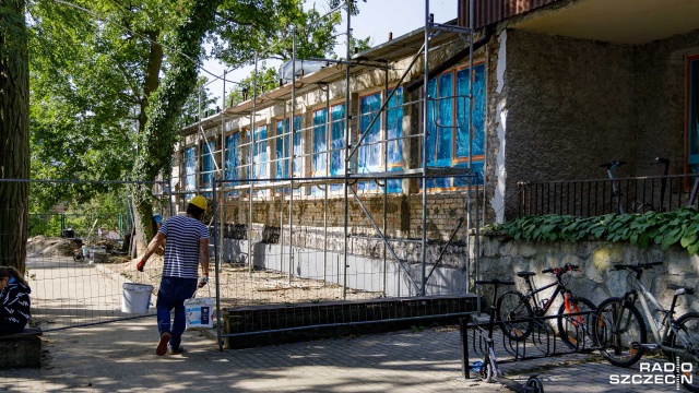 Fot. Robert Stachnik [Radio Szczecin] Trwa remont Szkoły Podstawowej nr 1 w Międzyzdrojach [ZDJĘCIA]