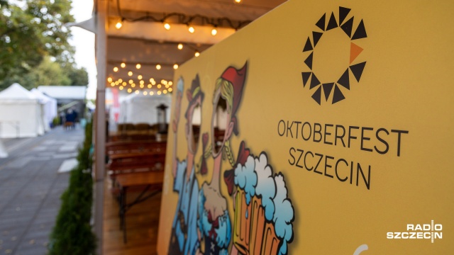 Fot. Robert Stachnik [Radio Szczecin] Na słodko lub na ostro - jak kto lubi. Kolejny zlot food trucków [ZDJĘCIA]
