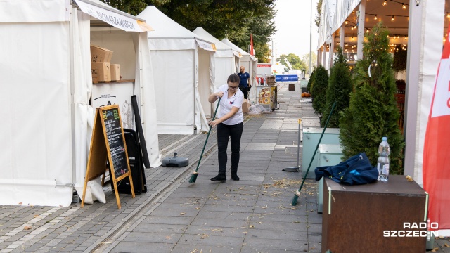 Fot. Robert Stachnik [Radio Szczecin] Na słodko lub na ostro - jak kto lubi. Kolejny zlot food trucków [ZDJĘCIA]