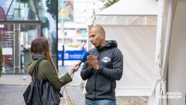 Fot. Robert Stachnik [Radio Szczecin] Na słodko lub na ostro - jak kto lubi. Kolejny zlot food trucków [ZDJĘCIA]