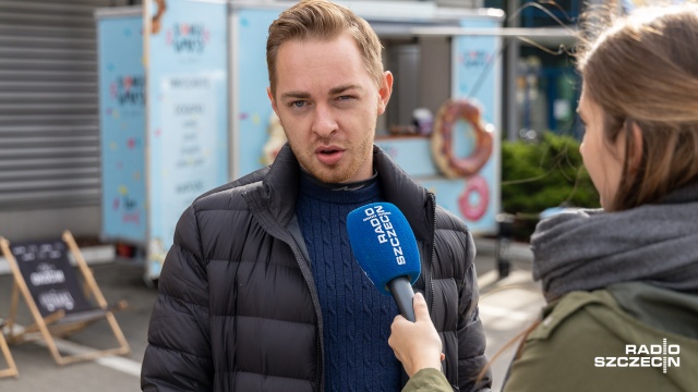 Fot. Robert Stachnik [Radio Szczecin] Na słodko lub na ostro - jak kto lubi. Kolejny zlot food trucków [ZDJĘCIA]