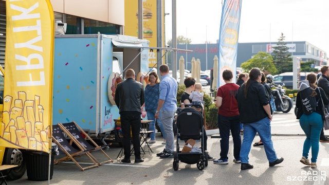 Fot. Robert Stachnik [Radio Szczecin] Piwa z browarów z całej Polski na szczecińskim Oktoberfest [ZDJĘCIA]