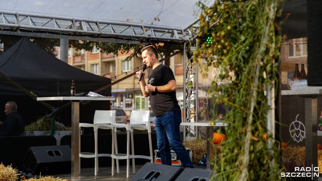 Fot. Robert Stachnik [Radio Szczecin] Piwa z browarów z całej Polski na szczecińskim Oktoberfest [ZDJĘCIA]