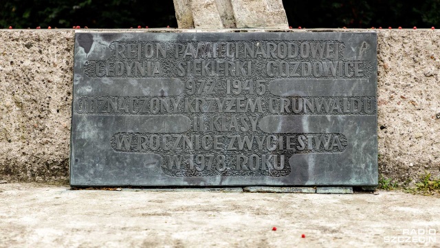Fot. Robert Stachnik [Radio Szczecin] Dekomunizacja pomnika w Cedyni [ZDJĘCIA]