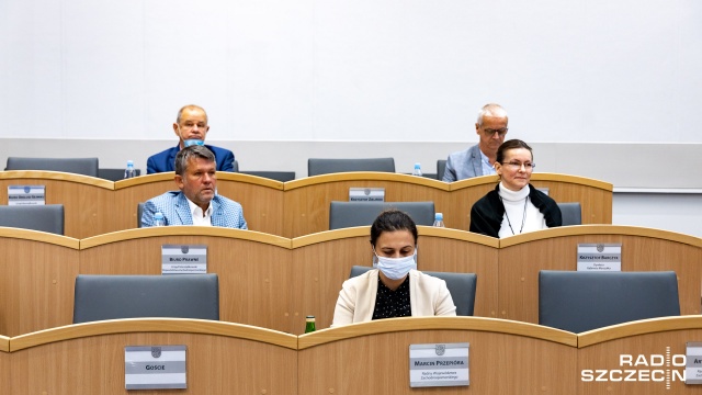 Fot. Robert Stachnik [Radio Szczecin] Związkowcy w "Dolnej Odrze" zaniepokojeni [ZDJĘCIA]