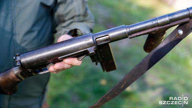 Pistolet UD42 został wyprodukowany w 1942 roku w Connecticut. Fot. Robert Stachnik [Radio Szczecin] Broń Cichociemnego w świnoujskim muzeum [ZDJĘCIA]