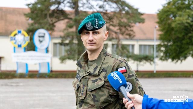 Fot. Robert Stachnik [Radio Szczecin] Elewi złożyli przysięgę w koszarach 12. Brygady [DUŻO ZDJĘĆ]