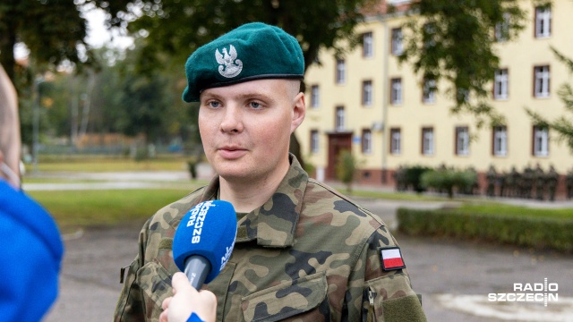 Fot. Robert Stachnik [Radio Szczecin] Elewi złożyli przysięgę w koszarach 12. Brygady [DUŻO ZDJĘĆ]