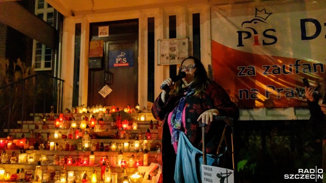 Fot. Robert Stachnik [Radio Szczecin] Szczeciński protest kobiet. Lewica: "Będziemy pomagać w dokonaniu aborcji" [WIDEO, DUŻO ZDJĘĆ]
