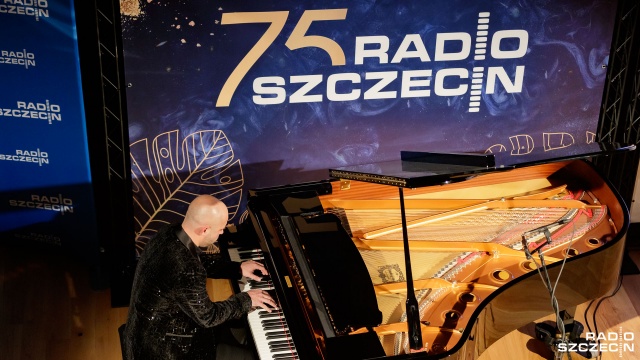 Sławomir Wilk – pianista. Fot. Robert Stachnik Światowa premiera płyty Paderewskiego w Radiu Szczecin [ZDJĘCIA]