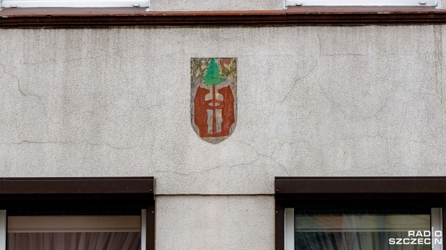 Fot. Robert Stachnik [Radio Szczecin] Turystów w Mieszkowicach witają dwa wielkie niedźwiedzie [ZDJĘCIA]