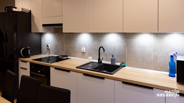 Fot. Robert Stachnik [Radio Szczecin] Wychowankowie Domu Dziecka w Policach dostali mieszkanie [WIDEO, ZDJĘCIA]