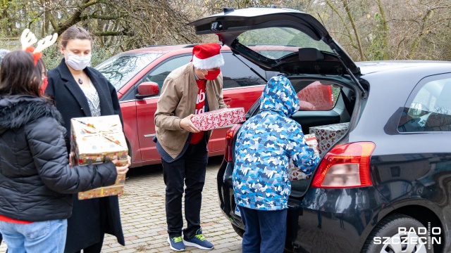 Fot. Robert Stachnik [Radio Szczecin] Pandemia nie zatrzymała Szlachetnej Paczki [ZDJĘCIA]