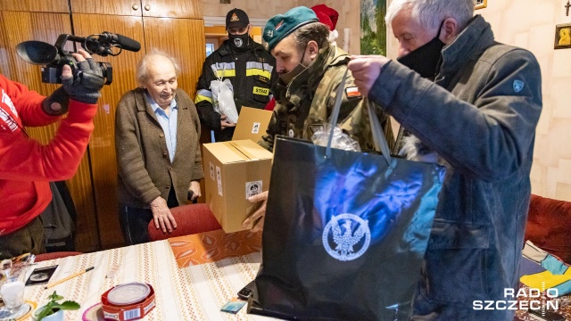 Fot. Robert Stachnik [Radio Szczecin] "Paczka dla Bohatera". Największa i najbogatsza, w najtrudniejszym czasie [WIDEO, DUŻO ZDJĘĆ]