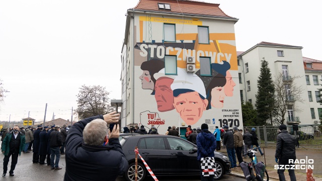 Fot. Robert Stachnik [Radio Szczecin] Tu rodziła się Solidarność. Mural na budynku Stoczni Szczecińskiej [WIDEO, ZDJĘCIA]