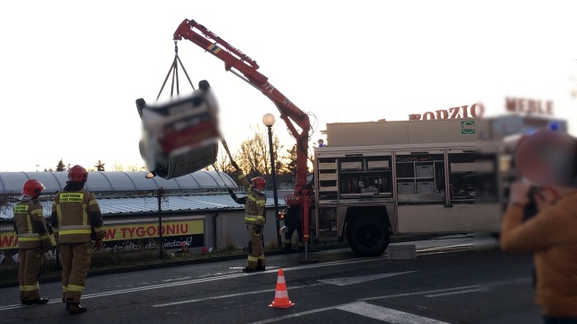 Do groźnie wyglądającej kolizji doszło przy centrum handlowym Turzyn w Szczecinie.