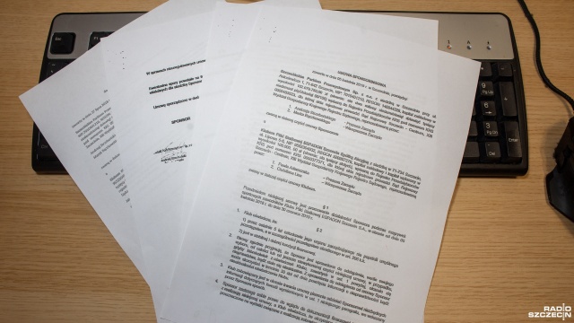 Dziennikarze Radia Szczecin dotarli do umowy sponsoringowej wraz z aneksem, pomiędzy klubem siatkarskim Stocznia Szczecin oraz państwową spółką Stocznia Szczecińska. Strony podpisały umowę w kwietniu 2018 roku.