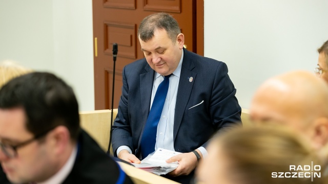 Senator Stanisław Gawłowski przed sądem odniósł się do stawianych mu zarzutów. Według prokuratury, polityk Platformy Obywatelskiej przyjął dwa zegarki od zastępcy dyrektora Instytutu Meteorologii i Gospodarki Wodnej. Padło też pytanie o to, skąd miał dokumenty związane z aferą melioracyjną