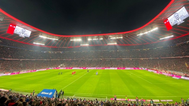 Robert Lewandowski zdobył bramkę dla Bayernu Monachium w wygranym 5:0 (2:0) meczu 19. kolejki niemieckiej Bundesligi z Schalke 04 Gelsenkirchen.