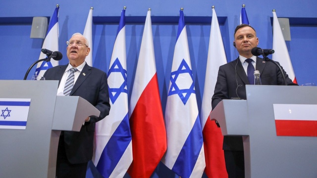 Prezydent Izraela zaprosił polskiego prezydenta do wizyty w Jerozolimie. Obaj politycy spotkali się w Oświęcimiu przed rozpoczęciem popołudniowych uroczystości 75-lecia wyzwolenia byłego obozu Auschwitz-Birkenau.