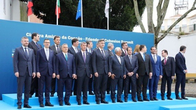 Szefowie rządów 17 państw Unii Europejskiej, członkowie tak zwanej Grupy Przyjaciół Spójności podpisało deklarację dotyczącą wspólnego stanowiska przed negocjacjami w sprawie unijnego budżetu.