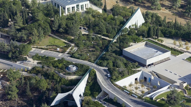 Instytut Yad Vashem przeprasza za błędy historyczne podczas Światowego Forum Holocaustu 23 stycznia. Instytut przeprosił za zniekształcenie faktów historycznych w trakcie Forum.