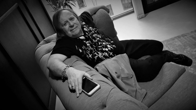 Nie żyje Romuald Lipko - wybitny kompozytor, muzyk Budki Suflera. O śmierci artysty poinformował zespół na swoim koncie facebookowym. Na znak żałoby po śmierci kompozytora prezydent Lublina, z którego pochodził Lipko, opuści do połowy masztu miejską flagę na Ratuszu.