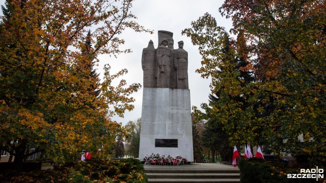 Przypadek jest skandaliczny i naganny. Płużański komentuje sprawę pomnika w Nowogardzie