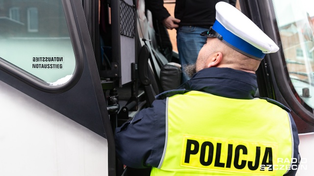 Bezpieczeństwo dzieci jest najważniejsze - szczecińska policja kontroluje kolejne autokary wyjeżdżające na ferie.