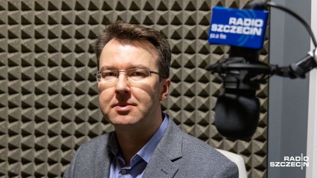 To nie są manifestacje przeciwników czy osób popierających reformę, a zwolenników danego ugrupowania politycznego - powiedział w Popołudniowej Przeplatance Radia Szczecin prof. Piotr Chrobak z Uniwersytetu Szczecińskiego.