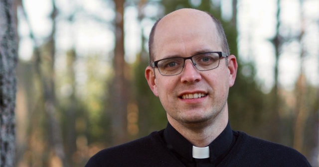 Prokurator Generalny Finlandii prowadzi wstępne śledztwo wobec luterańskiego księdza, którego podejrzewa o podżeganie do nienawiści wobec osób LGBT.