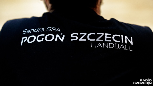 Piłkarze ręczni Sandry SPA Pogoni bez 11 zwycięstwa w rozgrywkach o mistrzostwo Polski. Szczecinianie przegrali we wtorek na wyjeździe z Piotrkowianinem Piotrków Trybunalski 27:29 w meczu inaugurującym 23 kolejkę Superligi.