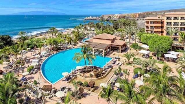 W objętym kwarantanną hotelu Costa Adeje Palace na Teneryfie znajduje się sześciu klientów polskiego biura podróży Itaka. Hotel objęto kwarantanną po tym, jak u włoskiego małżeństwa stwierdzono obecność koronawirusa.