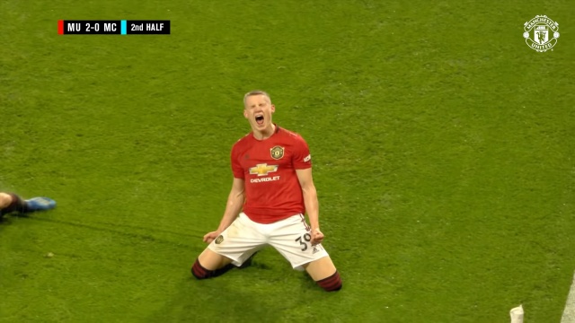 Piłkarze Manchesteru United pokonali Manchester City 2:0 (1:0) w meczu 29. kolejki angielskiej Premier League.